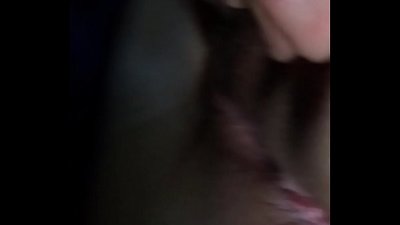 مع صديقة في السيارة